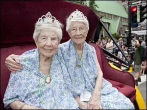 Dans quel festival, pourrez-vous assister au défilé des jumeaux ?