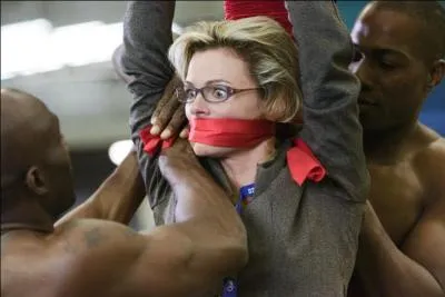 Dans quel film magistral de Denys Arcand, le héros rêve-t-il d'attacher sa patronne et de la voir fouetter par deux esclaves noirs ?