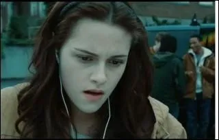 Comment Bella dcouvre t-elle qu'Edward est un vampire ?