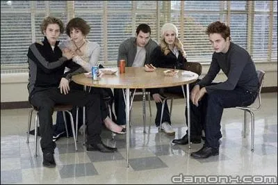 Quelle est la premire personne au lyce qui lui adresse la parole ?