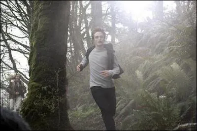 Depuis quand Edward est-il un vampire et de quelle maladie souffrait-il ?