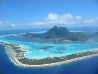 Quelle est la superficie de Bora-Bora ?