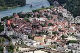 Je me rends maintenant  Givors ( Rhne ). Cette ville est chef-lieu ...