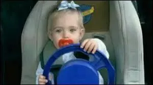 Dans le gnrique des Simpson jou par de vrais acteurs, quel personnage est interprt par cette petite fille ?