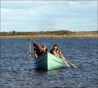 Cette mme ethnie qu'en question 6 a sign en 2002 avec le Qubec un trait qui leur fait renoncer  leurs activits traditionnelles, en change d'une grosse somme. Comment s'appelle ce trait ?