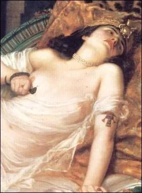 Quel ge a la reine quand elle meurt en -30 ?