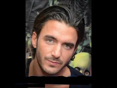 Combien Thomas a-t-il de tatouages ?