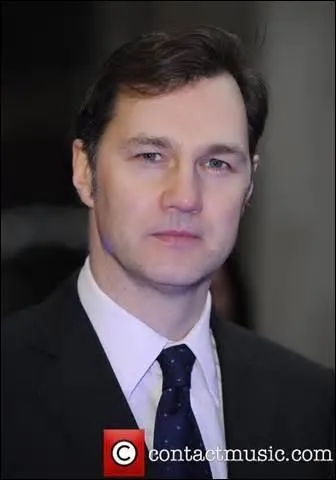 Qui joue le rle du Gouverneur ?