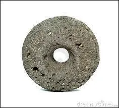  quelle culture ancienne attribue-t-on l'invention de la roue en pierre ?