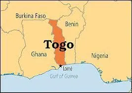 L'quipe du Togo a cr la surprise en se qualifiant pour la Coupe du monde 2006. Elle a en son sein Emmanuel Adebayor, un grand footballeur. Comment surnomme-t-on ses joueurs ?