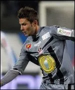 Qui est ce footballeur roumain ?