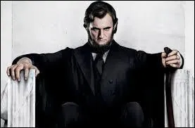 Prsident qui a t  l'affiche d'un film de vampires sorti en 2012 : ...