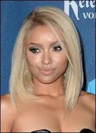 Avec qui sort-elle dans la saison 2 ?