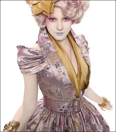 Qui joue Effie Trinket dans  Hunger Games  ?