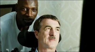 Quelques annes plus tard, l'Allemagne connat un regain d'activit avec l'arrive au pouvoir d'un petit moustachu trpidant, qui allait prouver au monde que ses moustaches feraient  Fhrer , oui mais en quelle anne ?