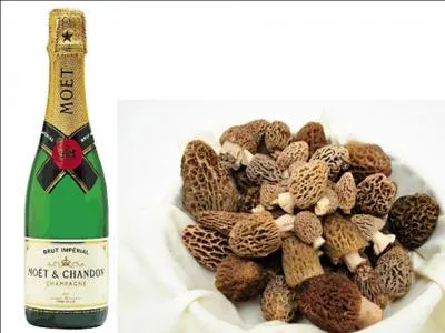 Pour le repas du 25 dcembre, remplacer la traditionnelle dinde aux marrons par une poularde cuite avec deux ingrdients de luxe. Lesquels ?