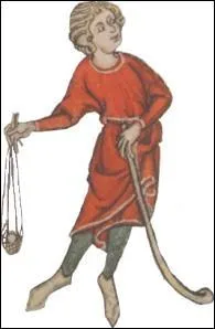 C'est au moyen de cette arme ancienne que le petit David dgomma le gros Goliath comme une fleur. Comment s'appelle-t-elle ?