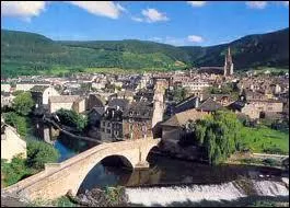 Nous partons maintenant  Mende ( Lozre ). La ville est chef-lieu ...