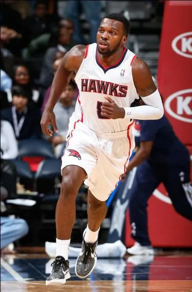 Qui est ce joueur des Hawks ?