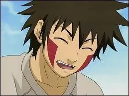 Comment se nomme ce jeune ninja faisant partie du clan Inuzuka et qui est toujours en compagnie de son chien, Akamaru ?
