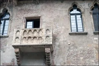 O se trouve le balcon de Juliette Capulet ?