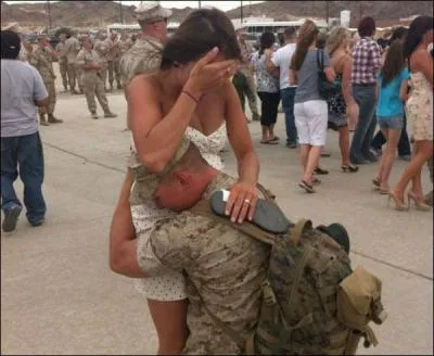 Dans ce film de Daniel Vigne, l'identit d'un soldat rapatri (Grard Depardieu) est sujette  caution !