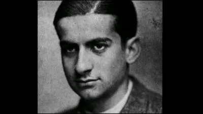 A quel ge Louis de Funs dcide-t-il de devenir acteur ?