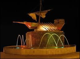 Ce monument représente le bateau des frères Barberousse qui ont élu cette ville comme capitale au début de leur installation en Algérie. Il s'agit-il de :