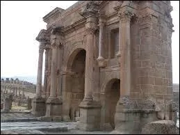 Pas loin de Sétif, se trouve une ancienne ville romaine qu'il faut absolument visiter.
 Elle s'appelle :