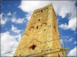 Le monument Mansoura est toujours attirant dans cette ville qui a su garder ses traditions ancestrales. 
Écoutons Cheikh Ghaffour dans la ville de :