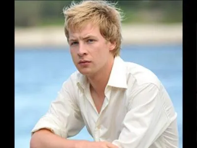 Lewis a combien de frre(s) ?