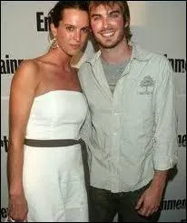 Avec qui entama-t-il une courte relation en 2004 ?