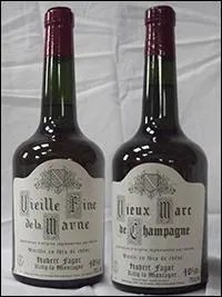 Eau-de-vie obtenue par la distillation de vins du vignoble champenois, elle est � la Champagne, ce que le cognac est aux Charentes. C'est la :