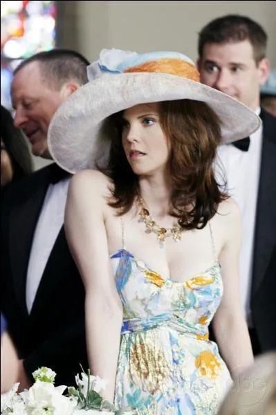 Qui a tu Nora Hunntington dans l'pisode 9 de la saison 3 de Desperate Housewives ?