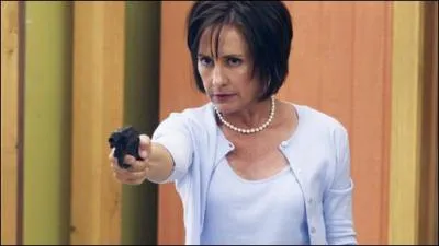 Quelle actrice incarne Caroline Bigsby dans la saison 3 de Desperate Housewives ?