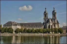 Comment se nomme cette abbaye, situe  Pont--Mousson ( 54 ) ?