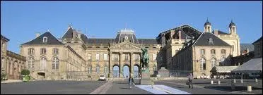 Qui a fait construire le Chteau de Lunville ( 54 ) ?