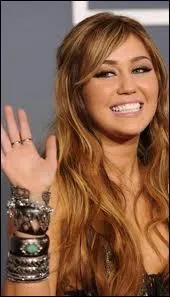 Quel est son premier album en 2008 ?