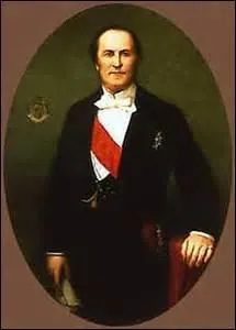Quel est ce personnage que je nomme prfet de la Seine le 22 juin 1853 et que je charge de raliser des travaux dmesurs  Paris crant ainsi de nouvelles voies de communication plus largies, de nouveaux espaces verts, des squares et de nombreuses autres innovations ?