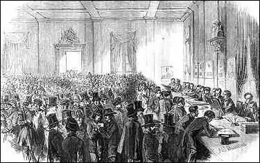 Conformment  la proclamation que j'ai faite au peuple, je rtablis le suffrage universel masculin et convoque les lecteurs aux urnes le 20 et 21 dcembre, mais dans certaines rgions seuls les bulletins oui  sont imprims, les non doivent tre crits  la main et remis au prsident du bureau de vote, sur 10 millions d'inscrits, 8 165 630 personnes votent, combien d'lecteurs ont vot oui  ?