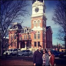 Dans le premier pisode de la saison 1, quel est le premier endroit qu'on voit ?