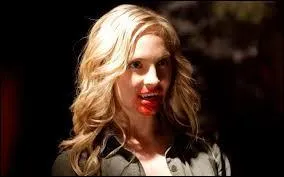  quel endroit Caroline reoit-elle une flchette avec de la verveine ?