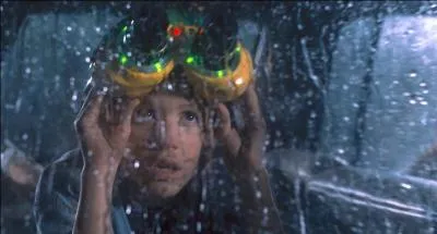 Dans Jurassic Park, lors de la visite guide dans le parc, quel animal sans dfense se fait dvorer par un T-Rex ?