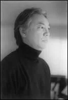 Comment s'appelle le compositeur des musiques de la srie, malheureusement dcd depuis 2005 ?