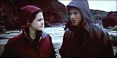 Qui aide Bella  dcouvrir la vraie nature des Cullen ?