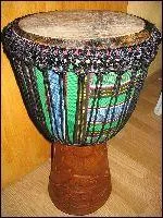 Voici un instrument  percussion africain qui n'est autre que le fameux :