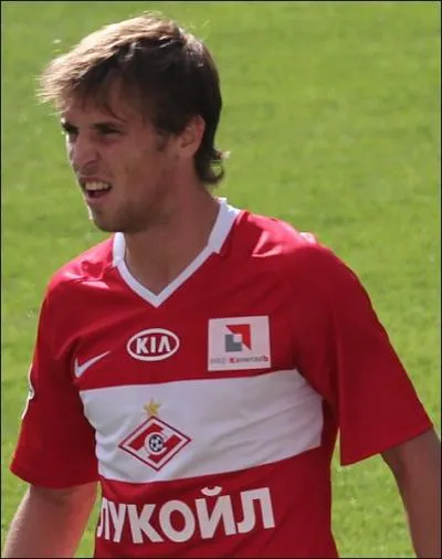 Qui est ce footballeur ?