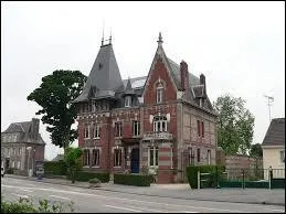 Nous sommes  Yvetot ( Haute-Normandie ). Elle se situe dans le dpartement ...