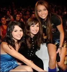 Quelle chanson Demi, Selena, Miley et les Jonas Brothers ont-ils chant�e en 2009 pour la f�te de la musique ?