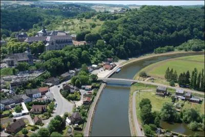 De quel cours d'eau la Sambre est-elle un affluent ?